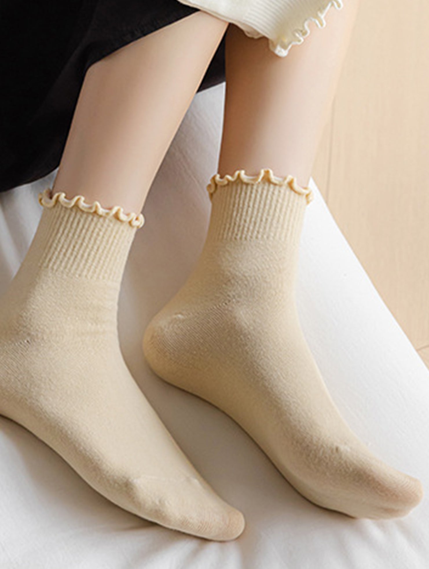 Womens Solid Color Ruffle Ankle Socks_CWMS0127