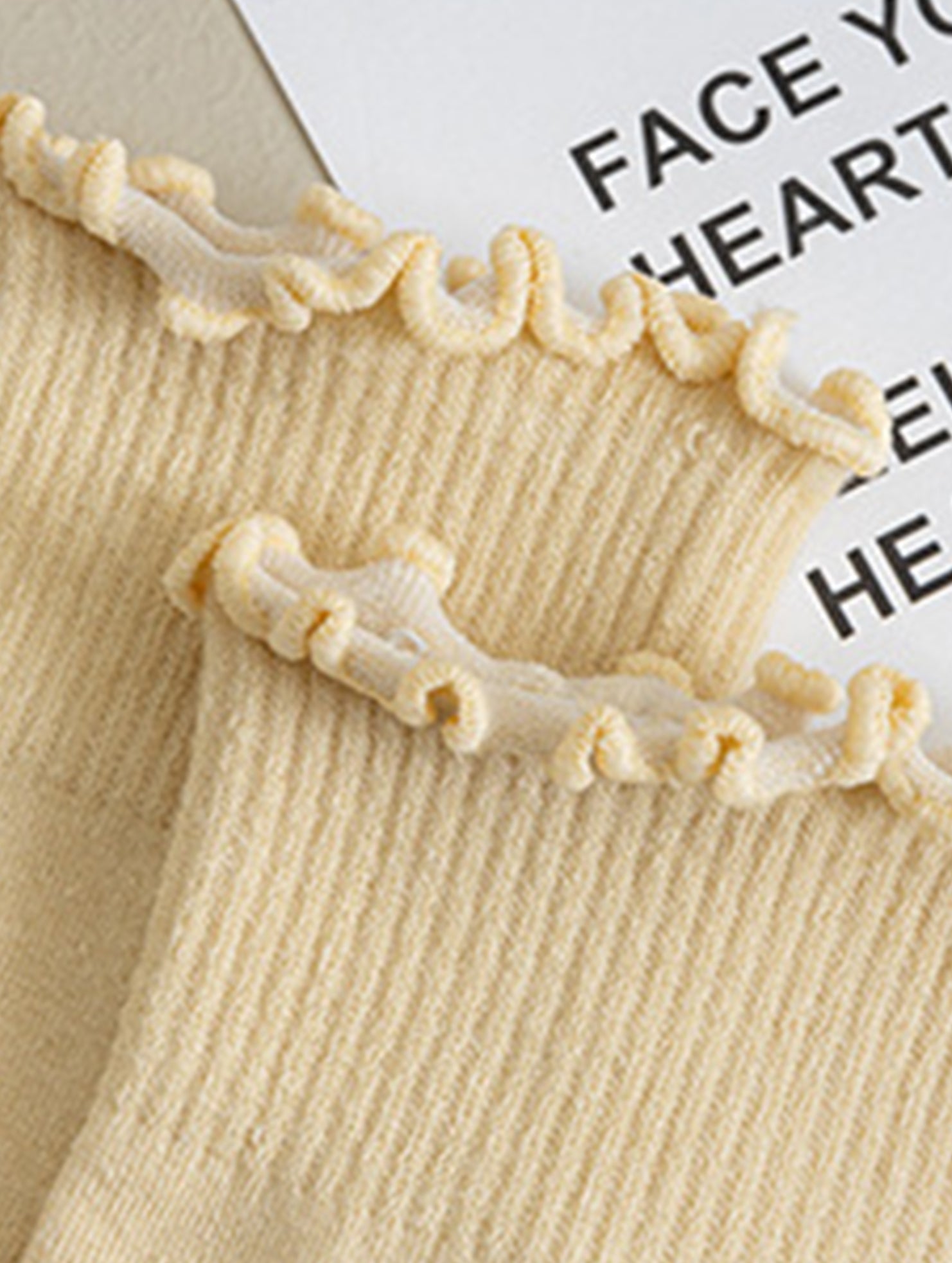 Womens Solid Color Ruffle Ankle Socks_CWMS0127