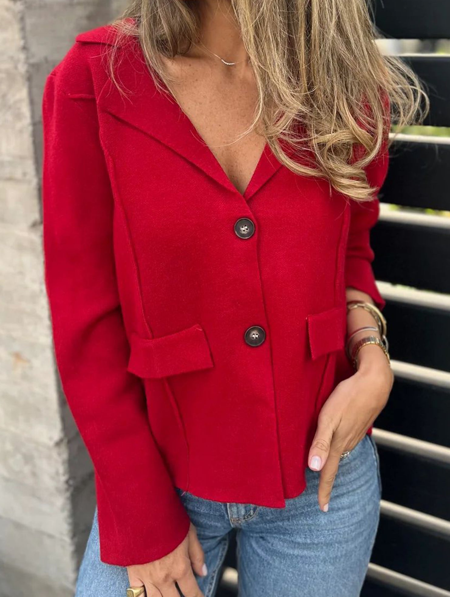 Fashion buttoned slim lapel knitted cardigan
