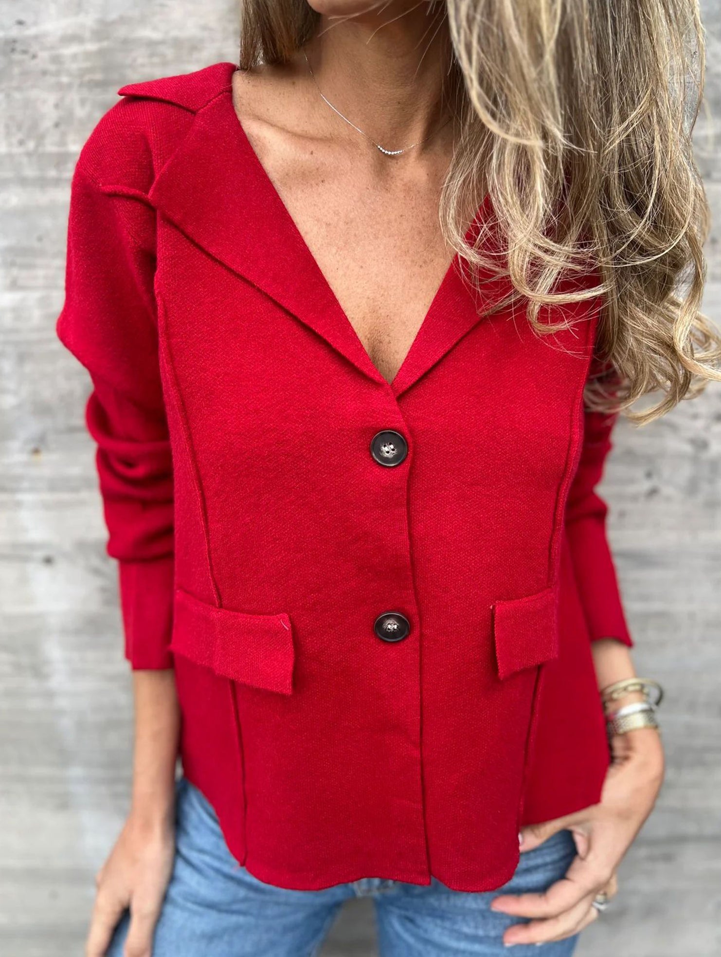 Fashion buttoned slim lapel knitted cardigan
