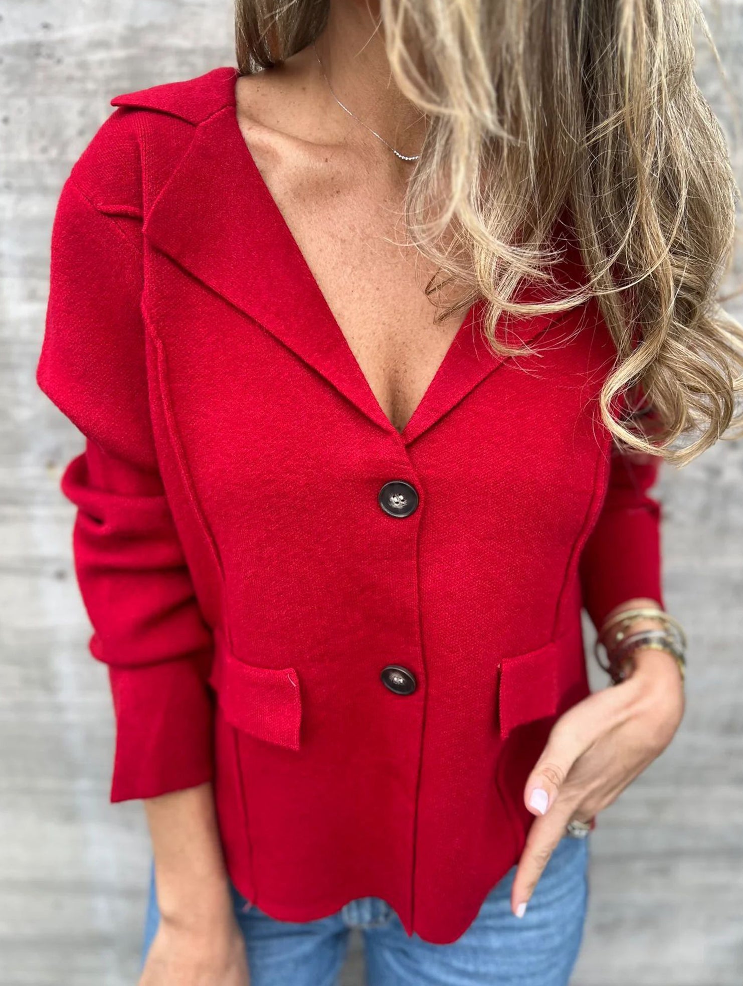 Fashion buttoned slim lapel knitted cardigan