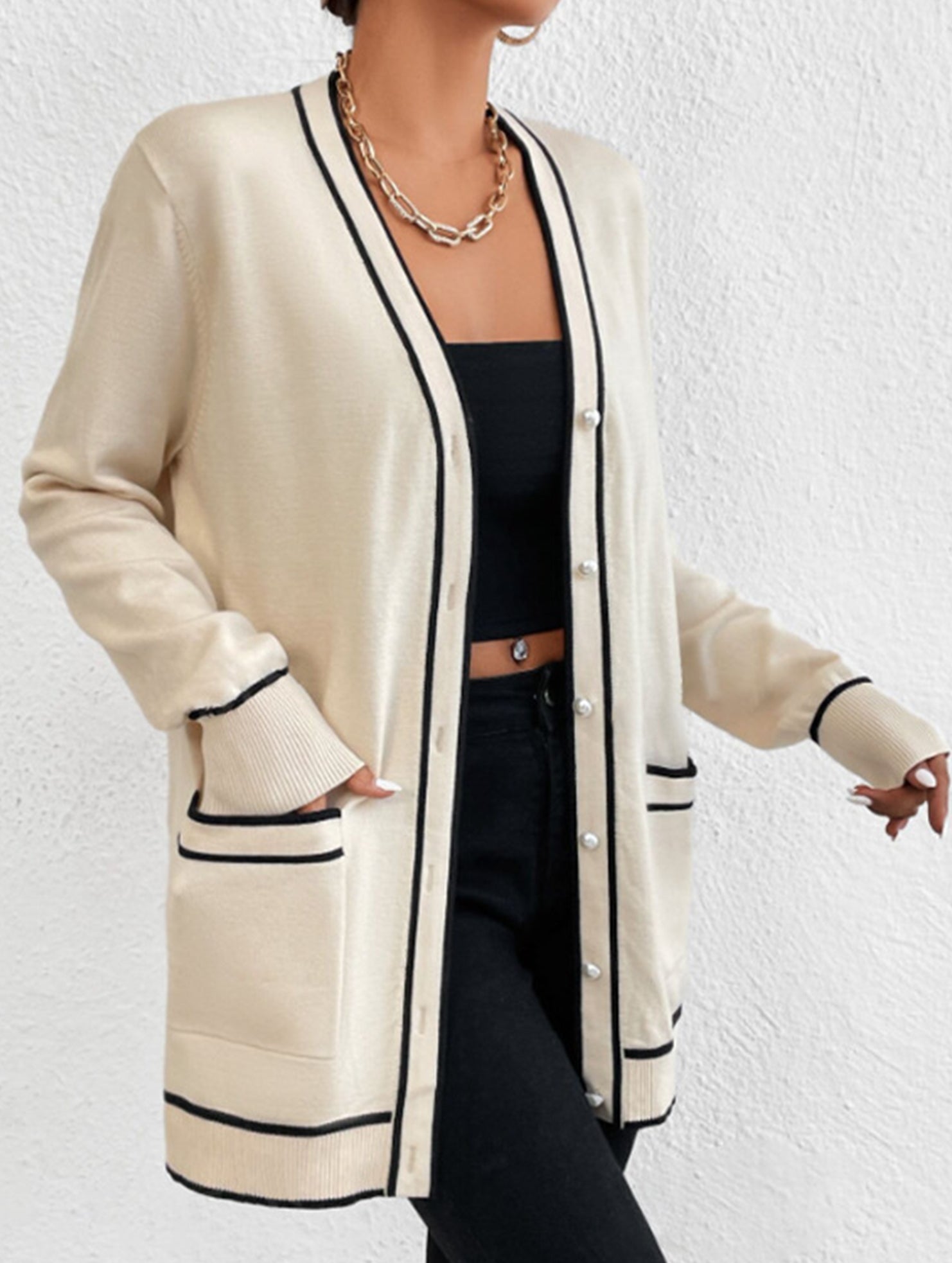 Loose knitted V-neck long-sleeved cardigan