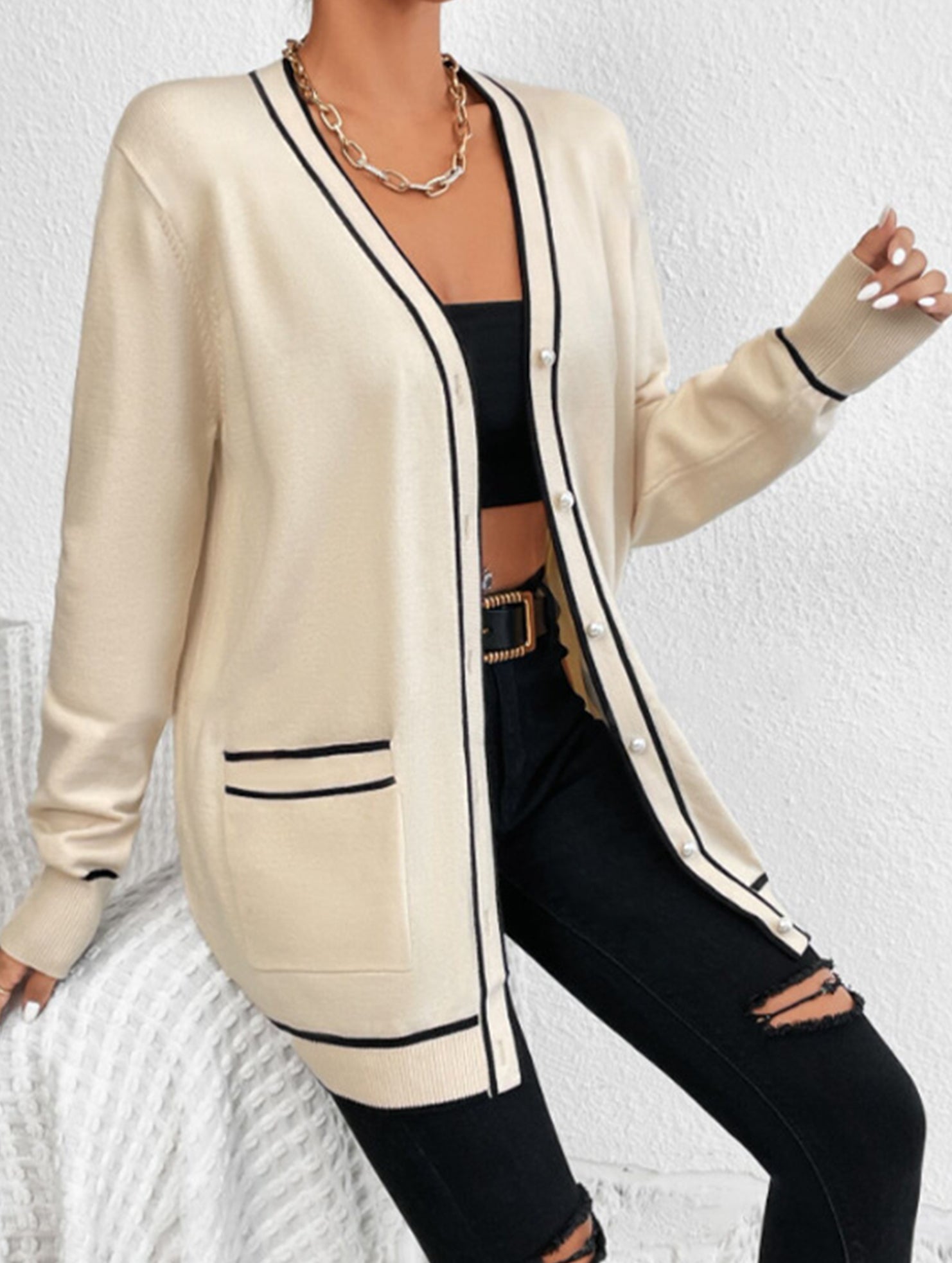 Loose knitted V-neck long-sleeved cardigan