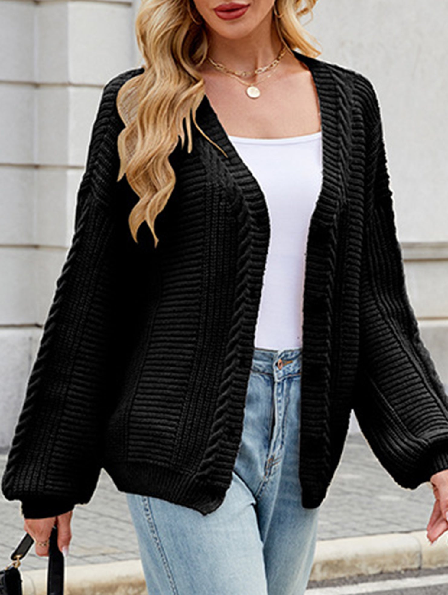 Long-sleeved V-neck cable-knit cardigan