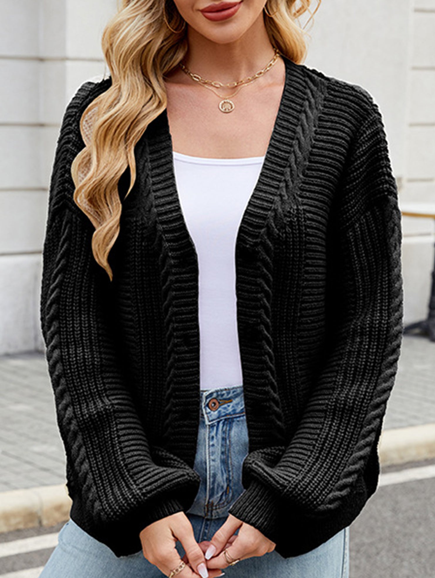 Long-sleeved V-neck cable-knit cardigan