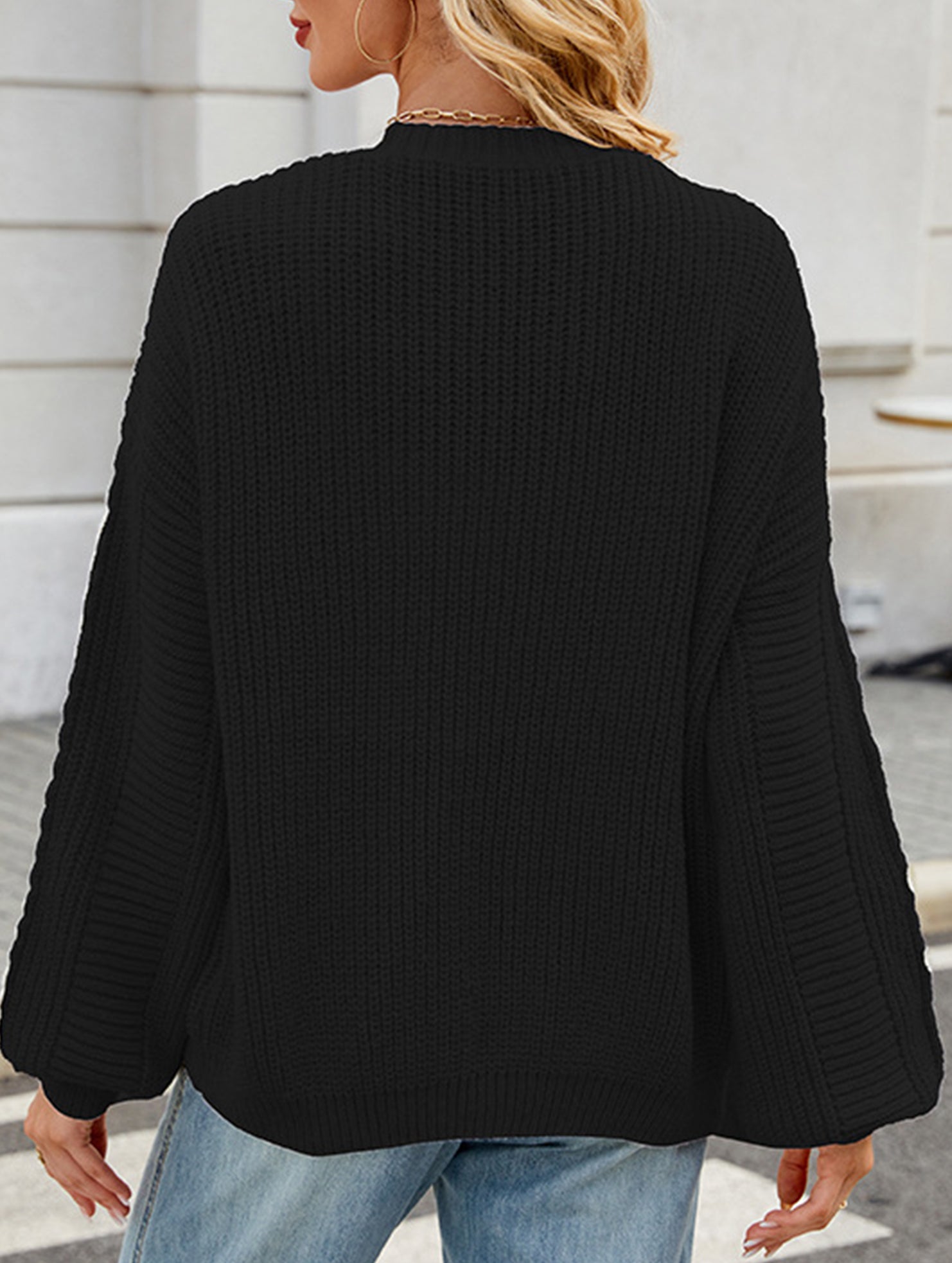 Long-sleeved V-neck cable-knit cardigan