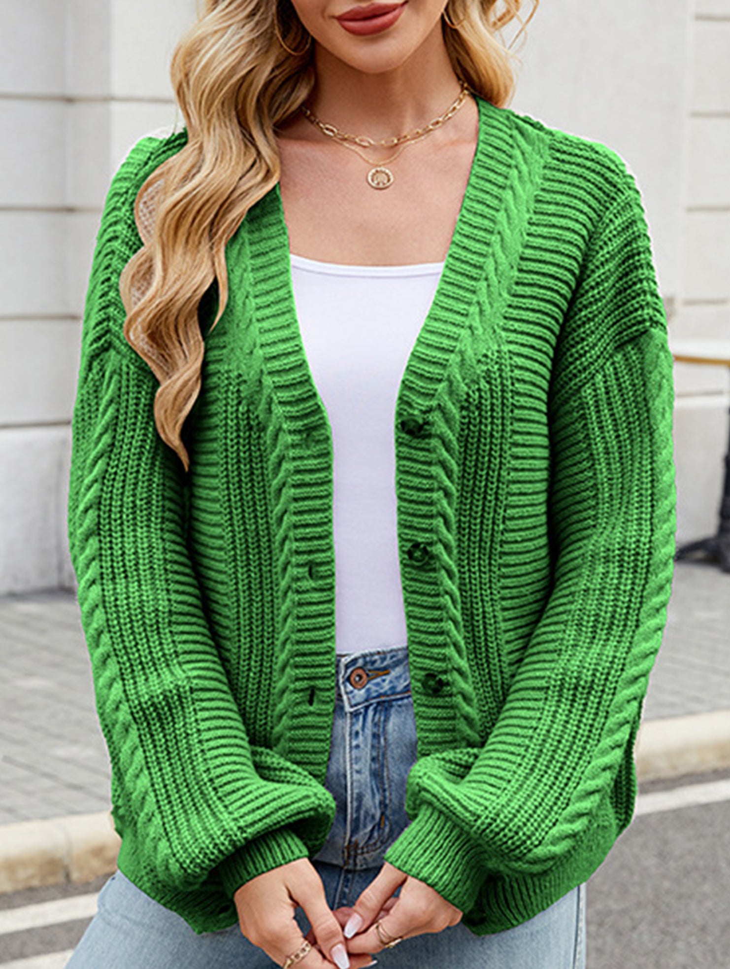 Long-sleeved V-neck cable-knit cardigan