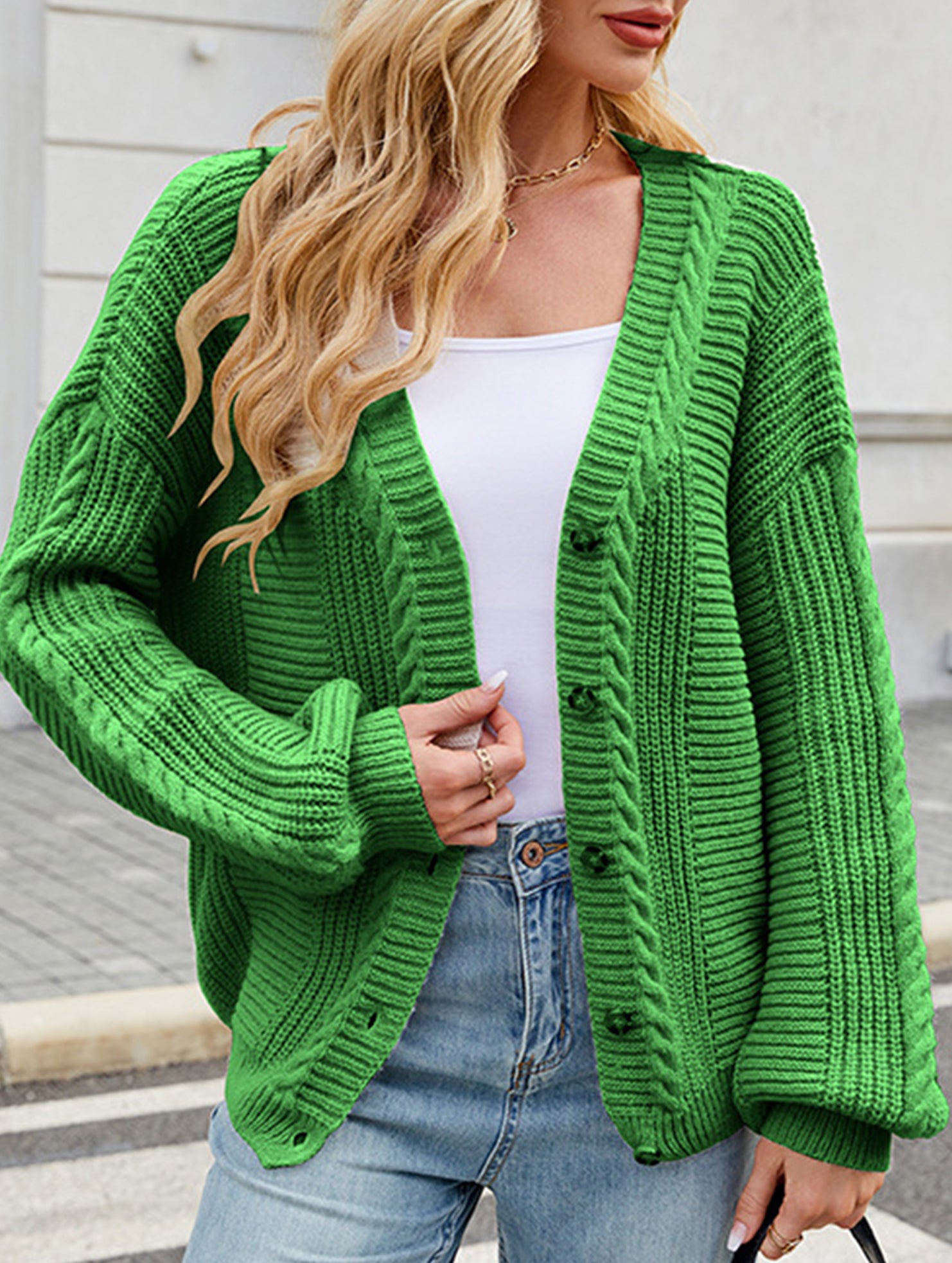 Long-sleeved V-neck cable-knit cardigan