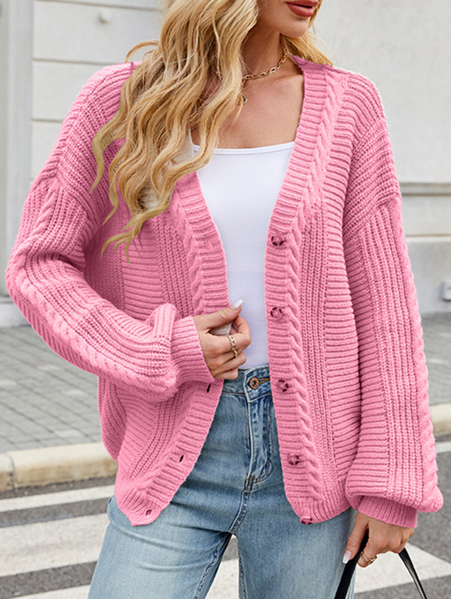Long-sleeved V-neck cable-knit cardigan
