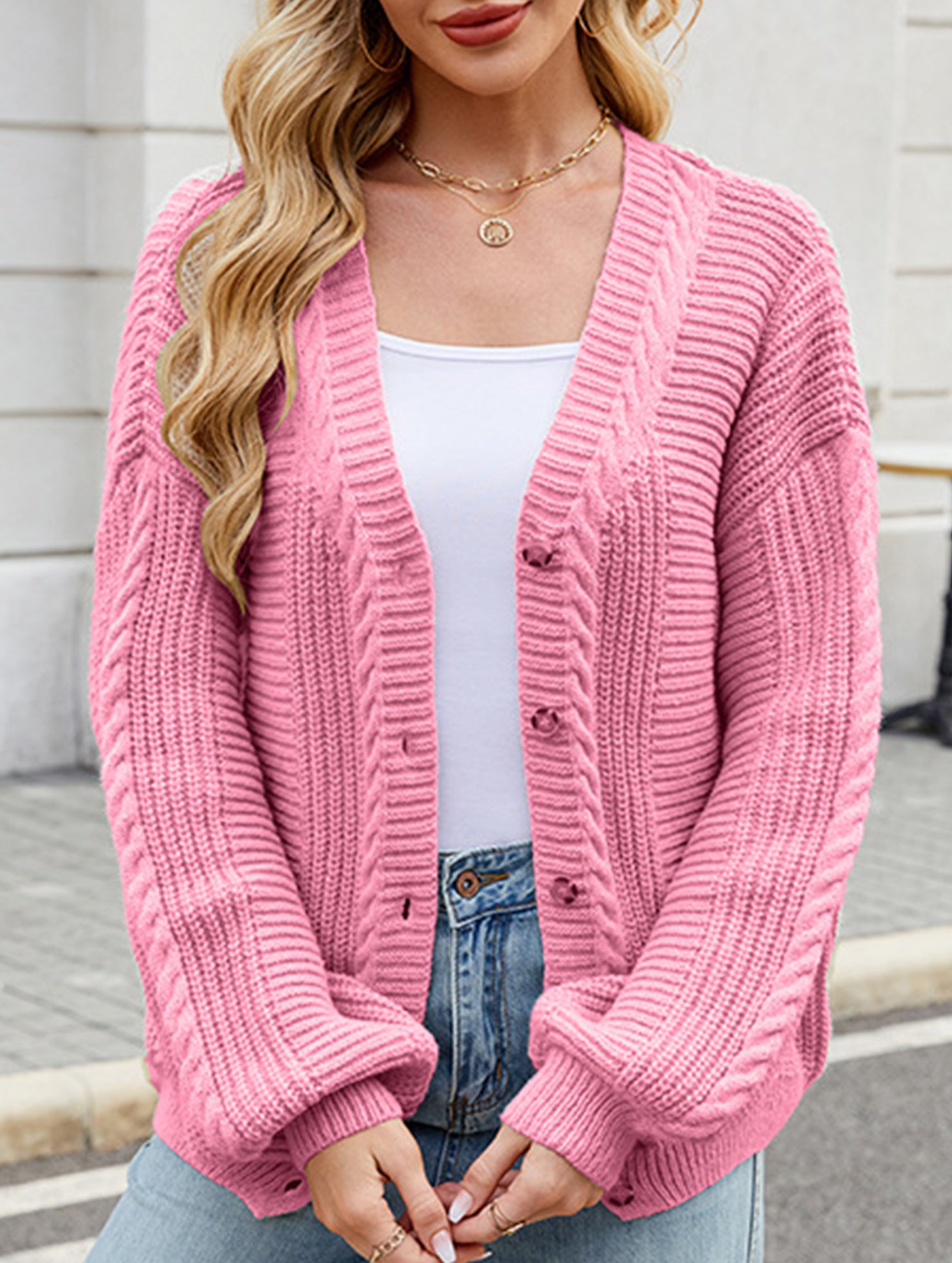 Long-sleeved V-neck cable-knit cardigan