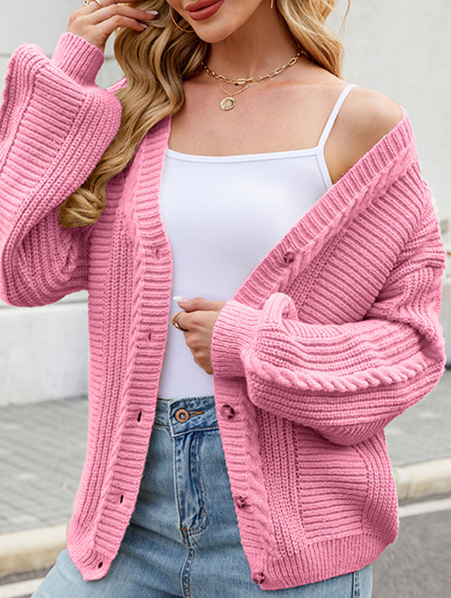 Long-sleeved V-neck cable-knit cardigan
