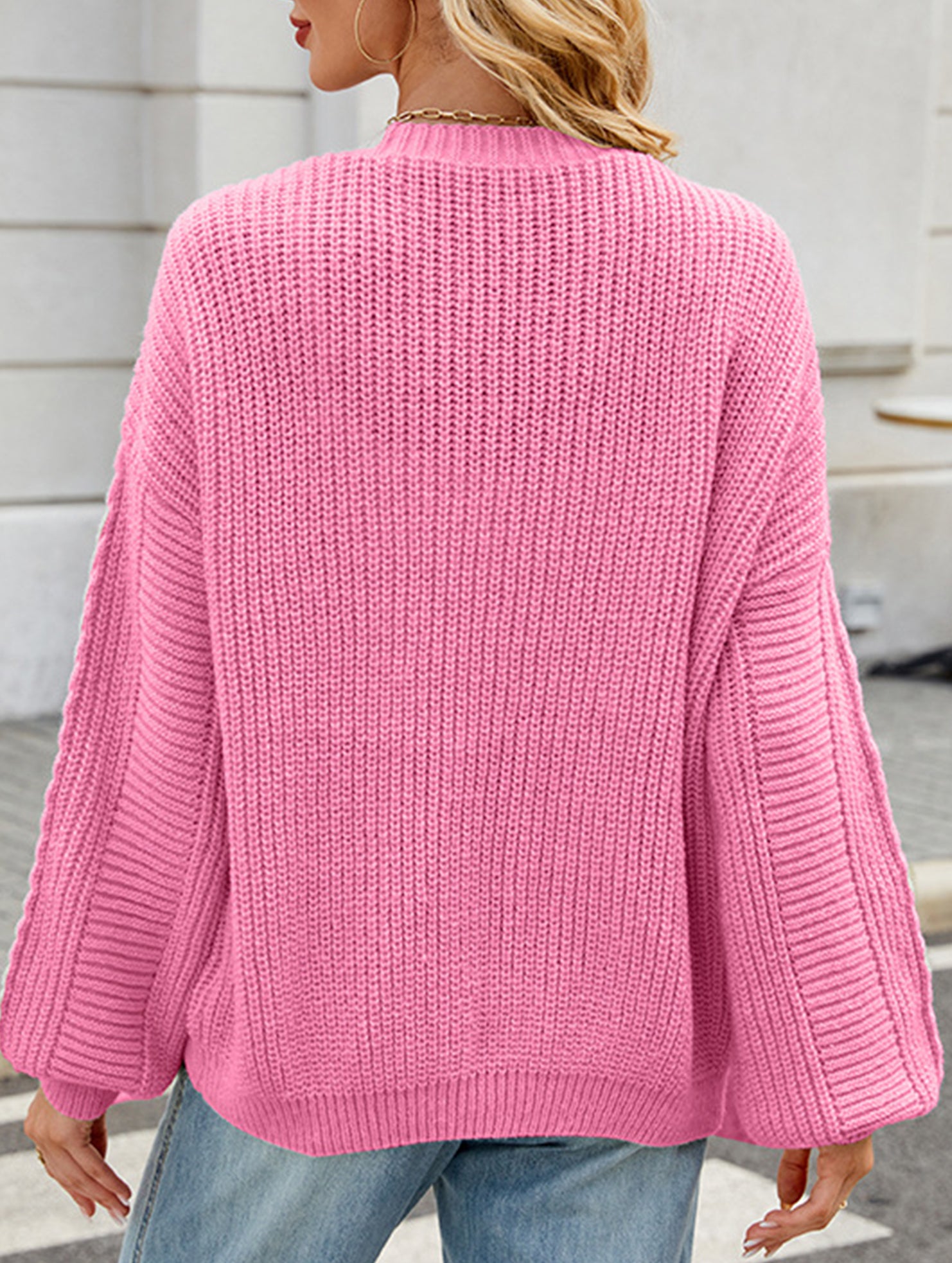 Long-sleeved V-neck cable-knit cardigan