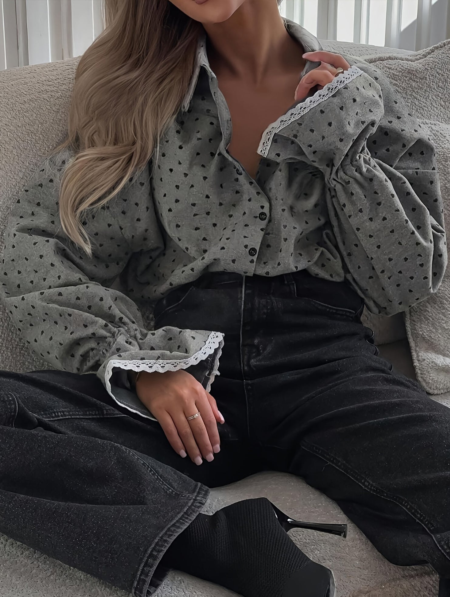 Heart-shaped polka dot lantern sleeve shirt