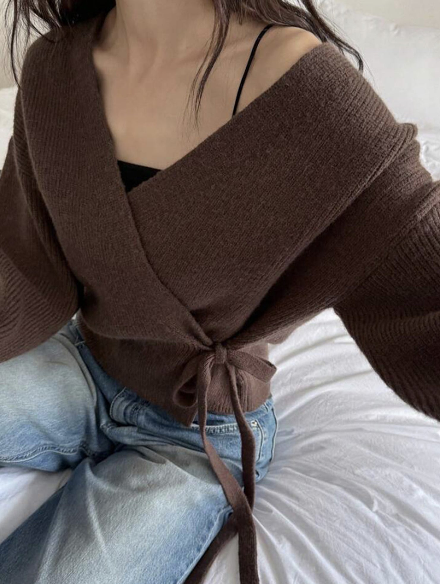 V-neck fitted waist belted knit cardigan