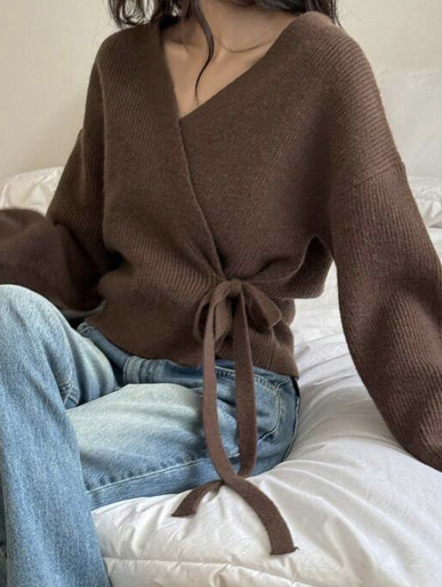 V-neck fitted waist belted knit cardigan