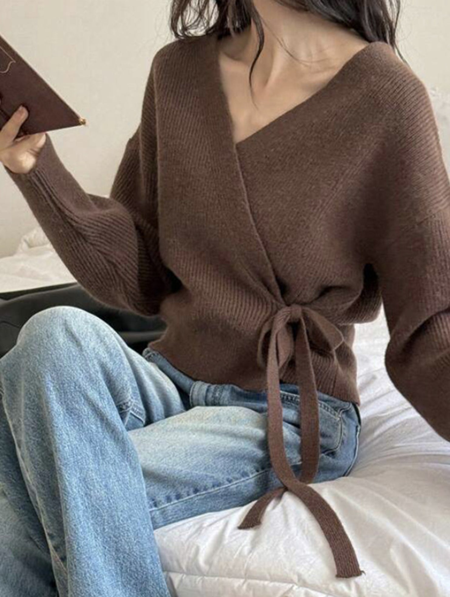 V-neck fitted waist belted knit cardigan