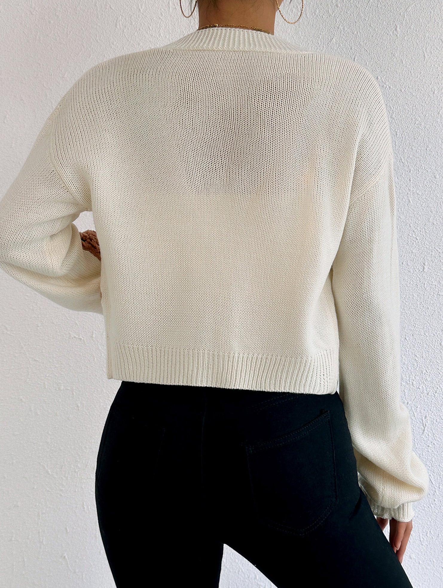 Casual long-sleeved short-length bear knit cardigan