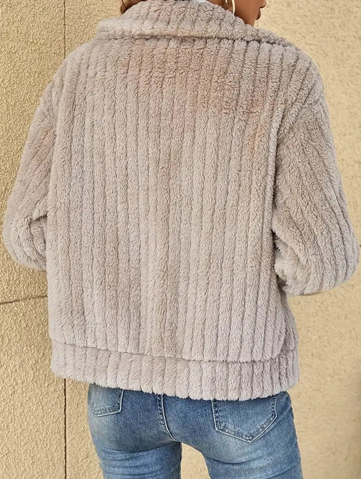 Solid color collared short plush cardigan