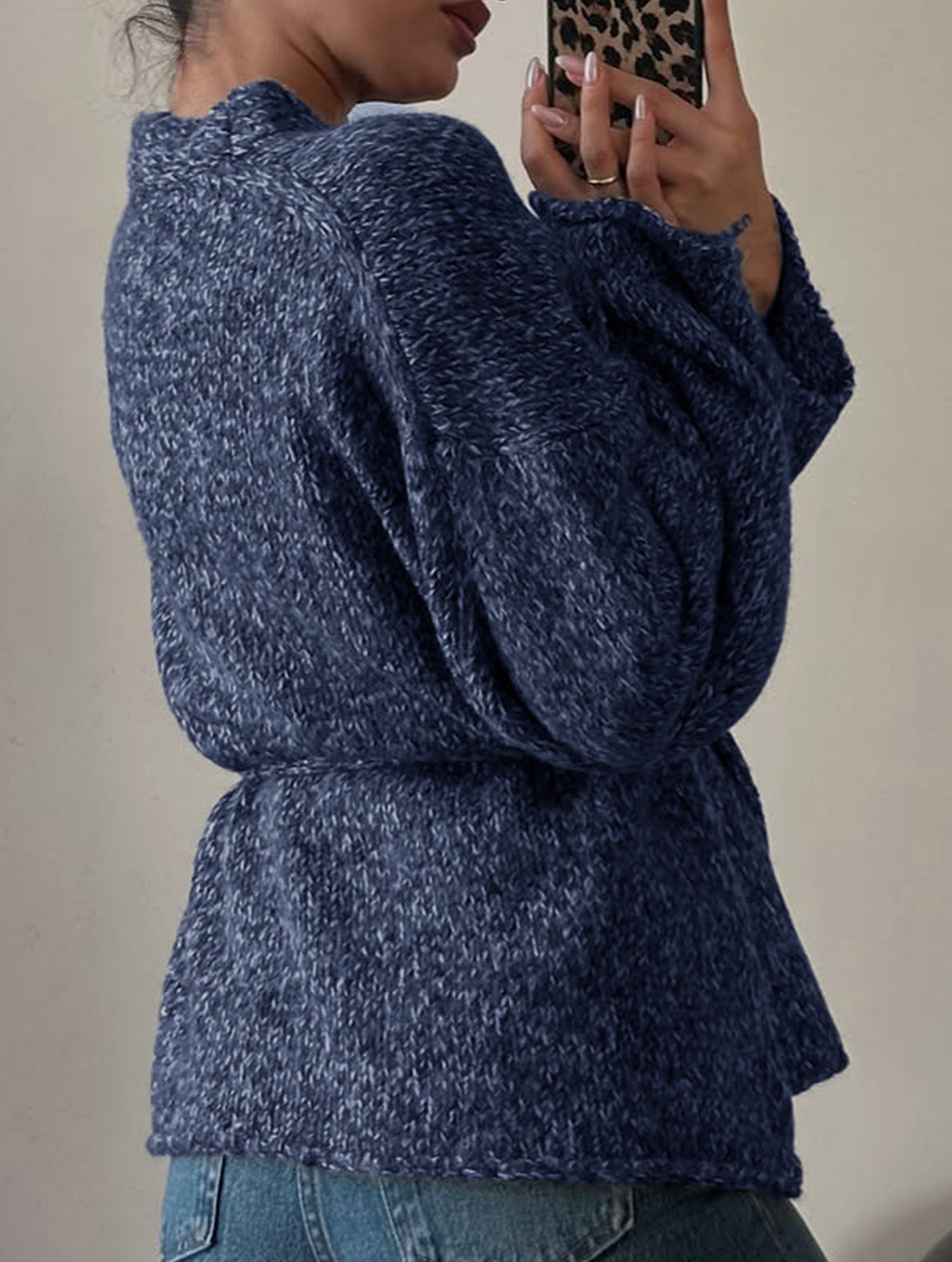 Stylish long-sleeved top and suit set