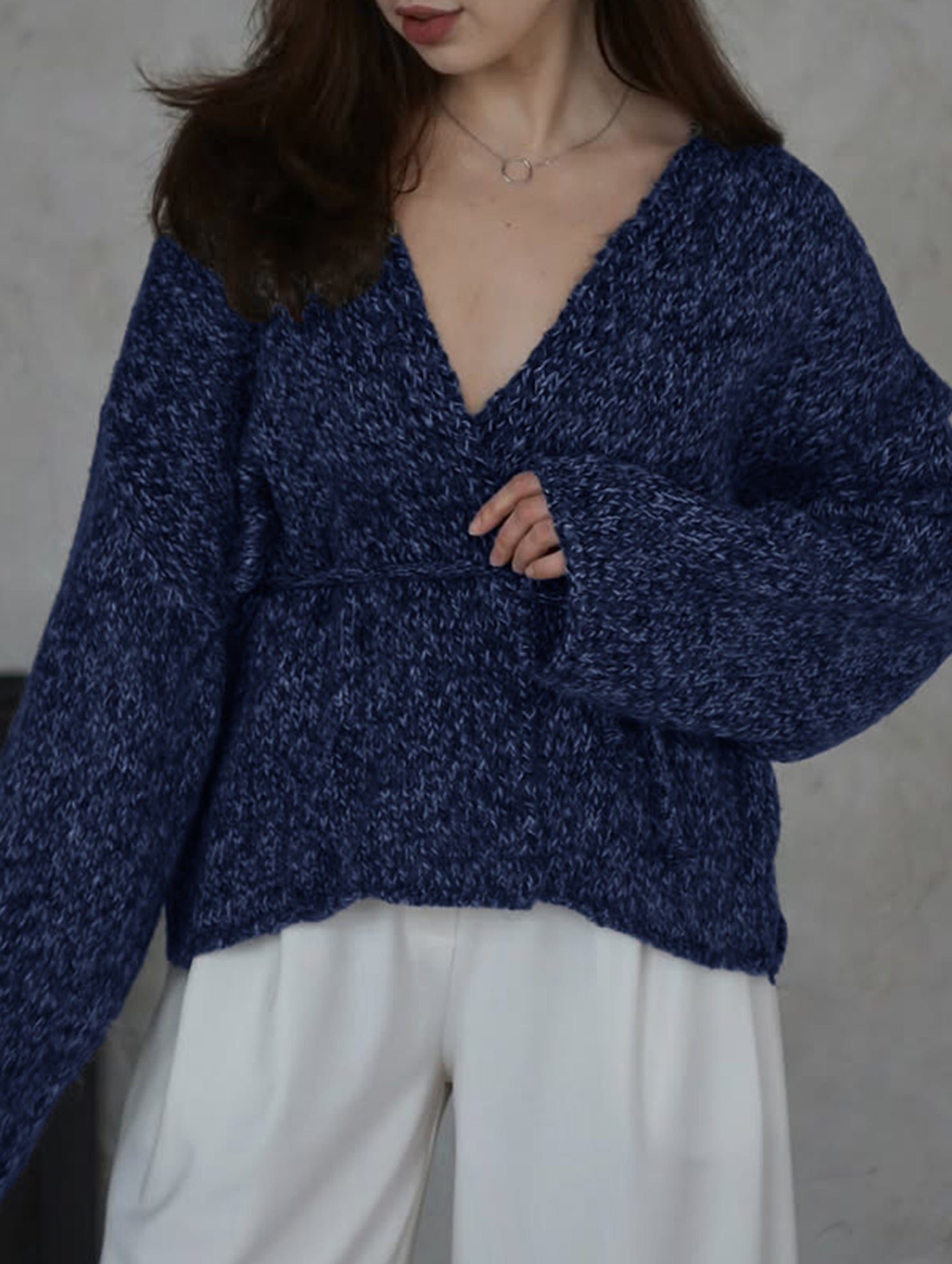 Stylish long-sleeved top and suit set