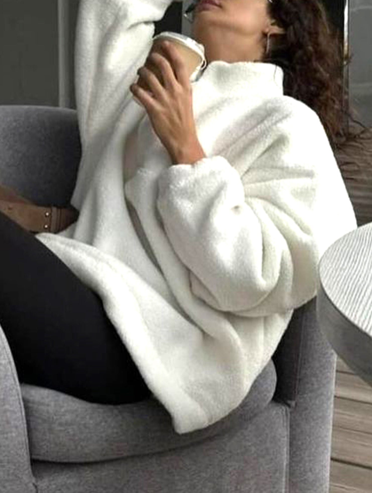 Versatile solid color zip-up collar coat