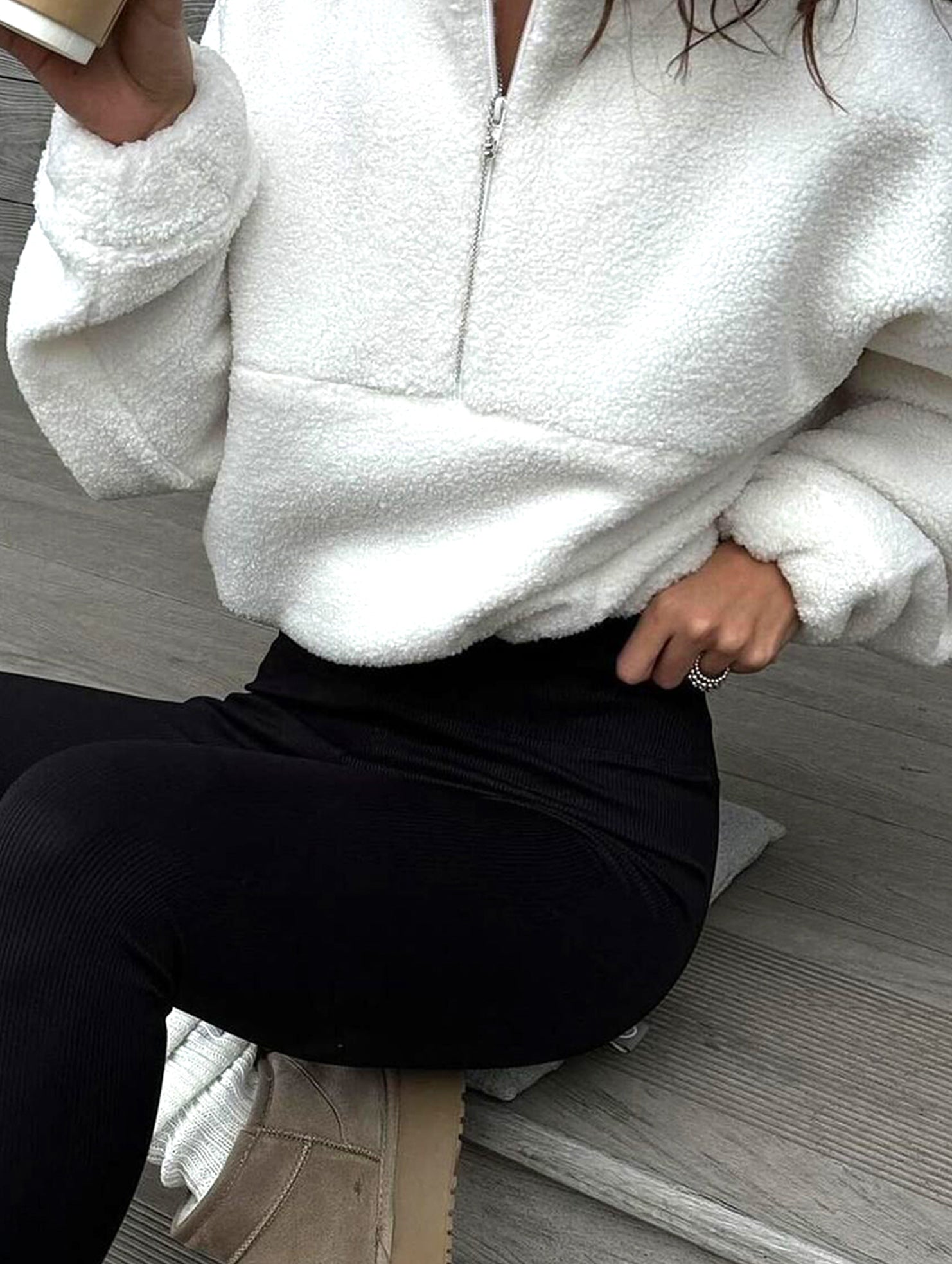 Versatile solid color zip-up collar coat
