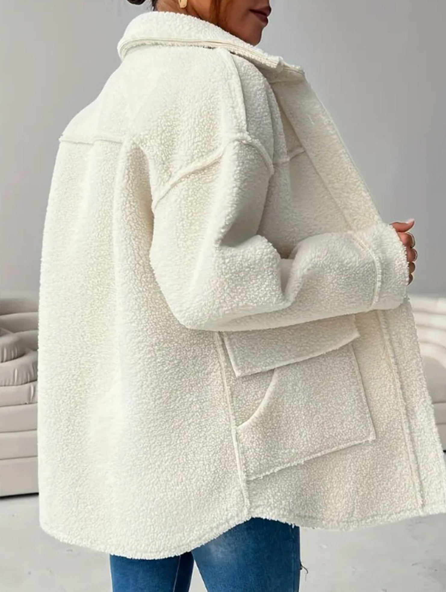 Casual loose-fitting fleece jacket with lapel