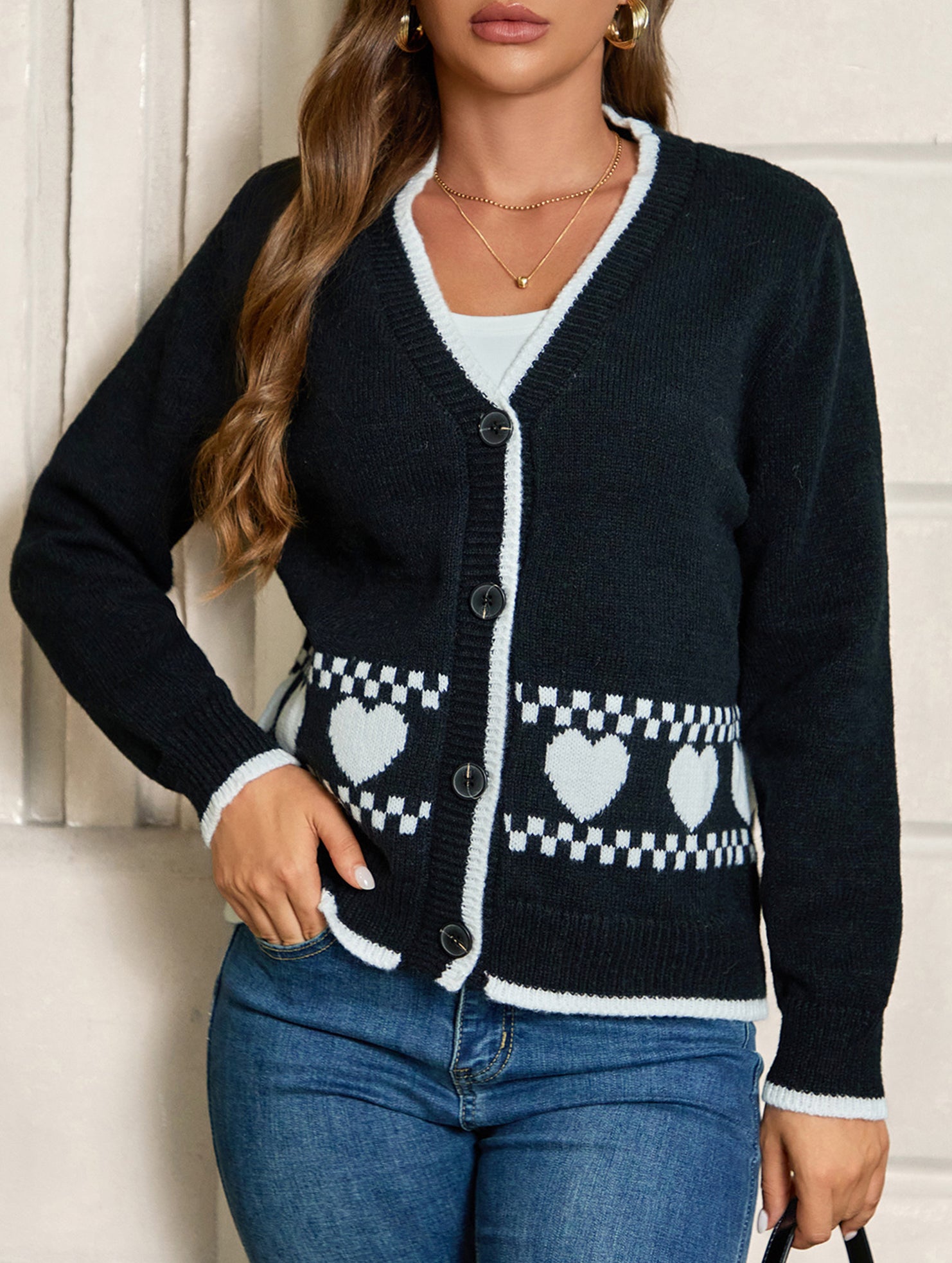 White-trimmed heart-patterned V-neck cardigan