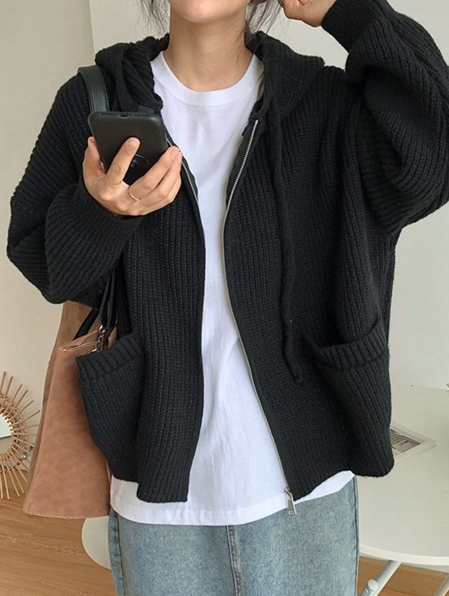 Retro-style relaxed knit cardigan