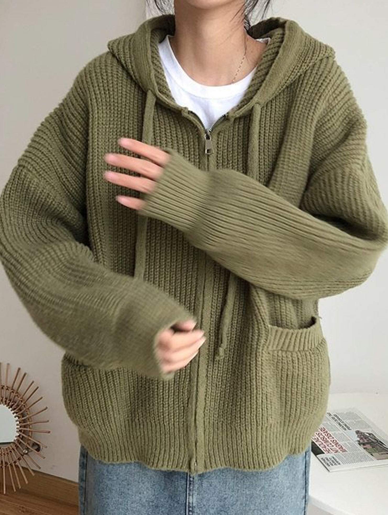 Retro-style relaxed knit cardigan
