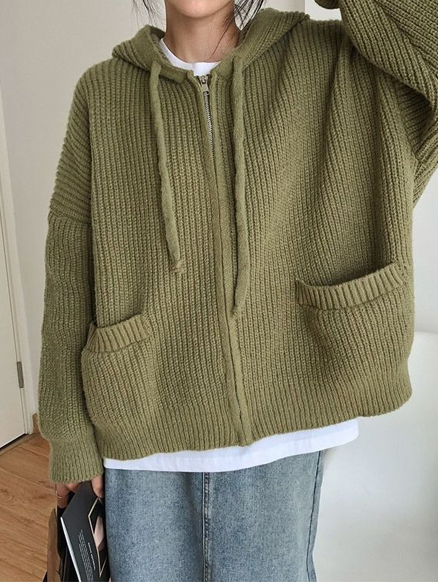Retro-style relaxed knit cardigan