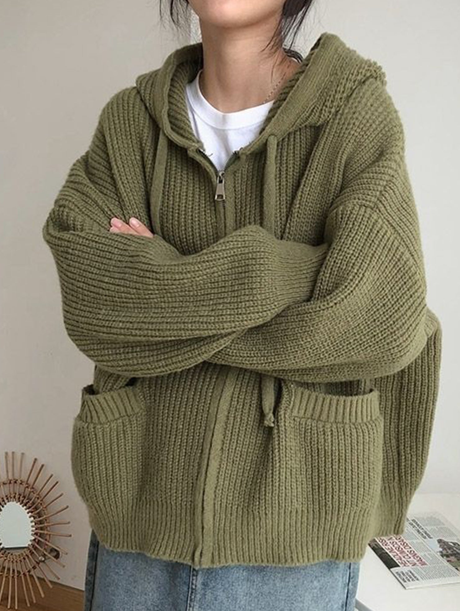 Retro-style relaxed knit cardigan