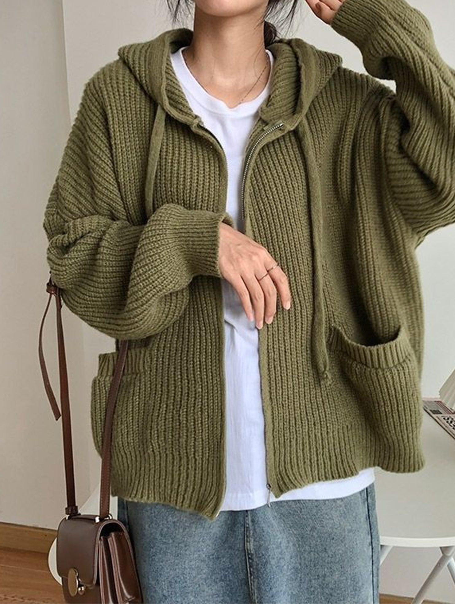 Retro-style relaxed knit cardigan