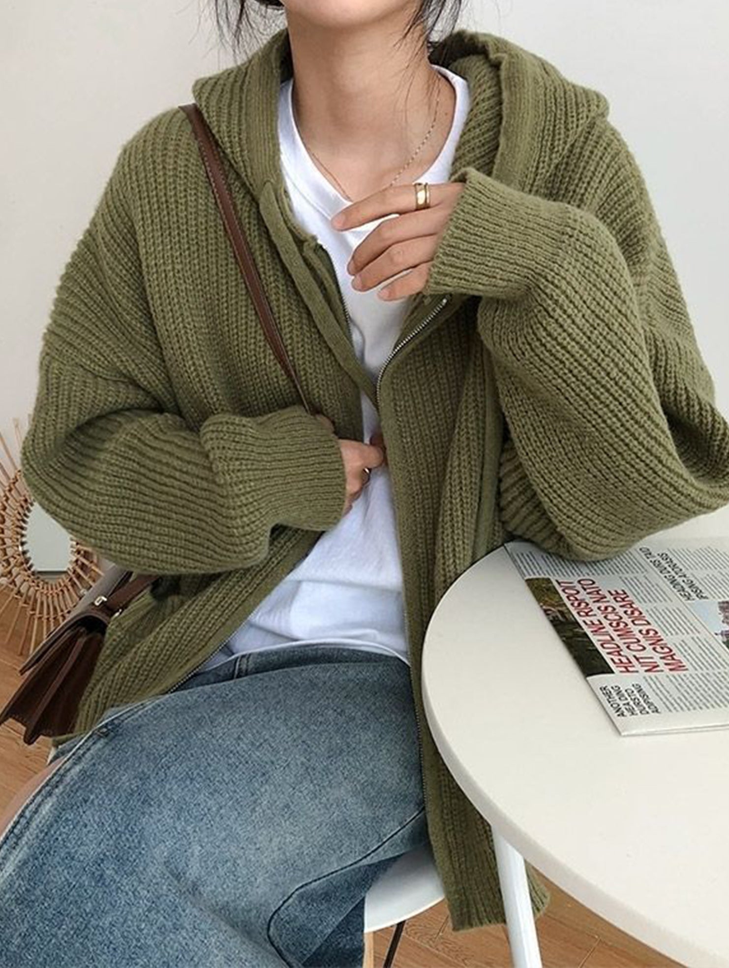 Retro-style relaxed knit cardigan