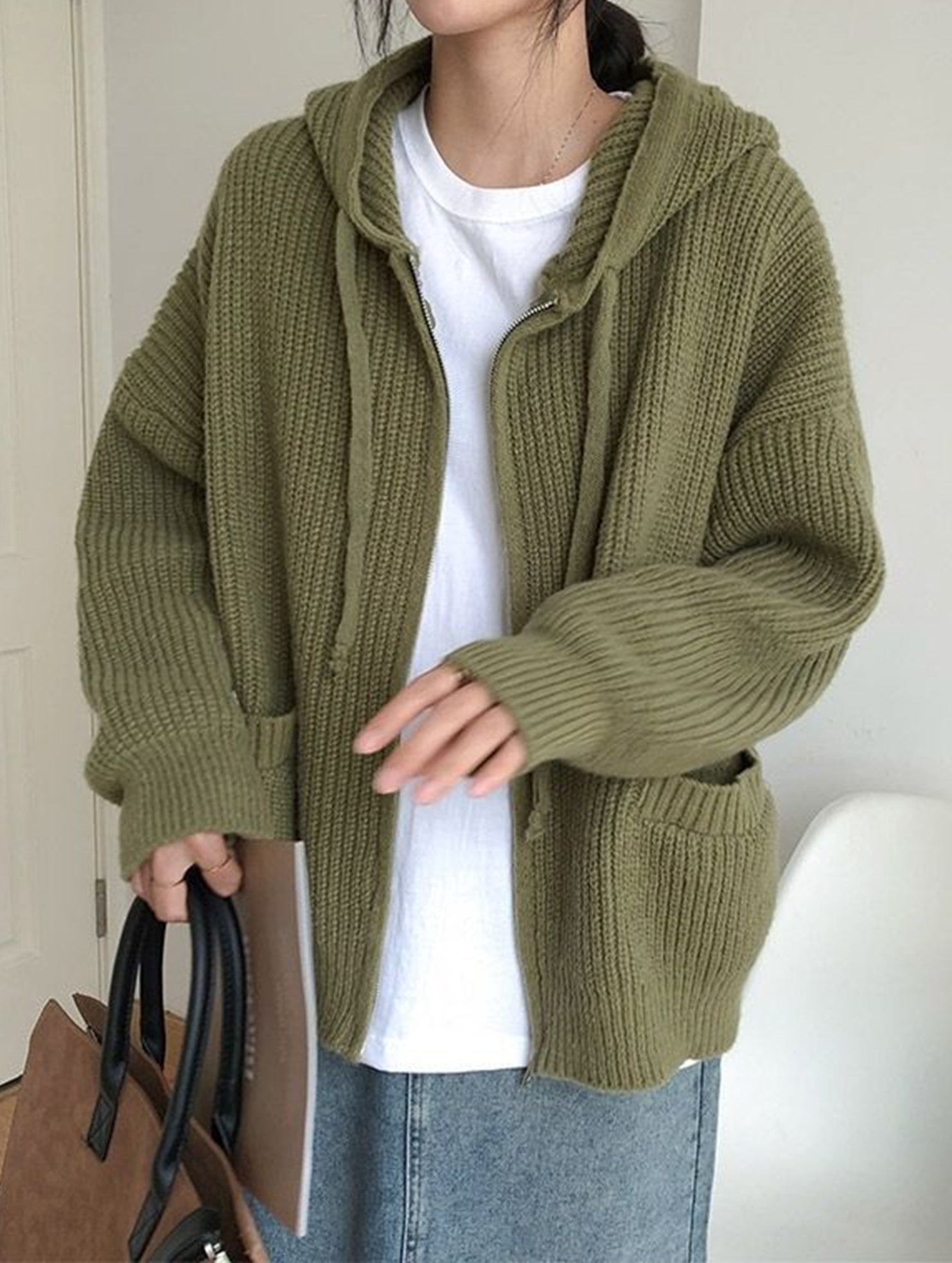 Retro-style relaxed knit cardigan