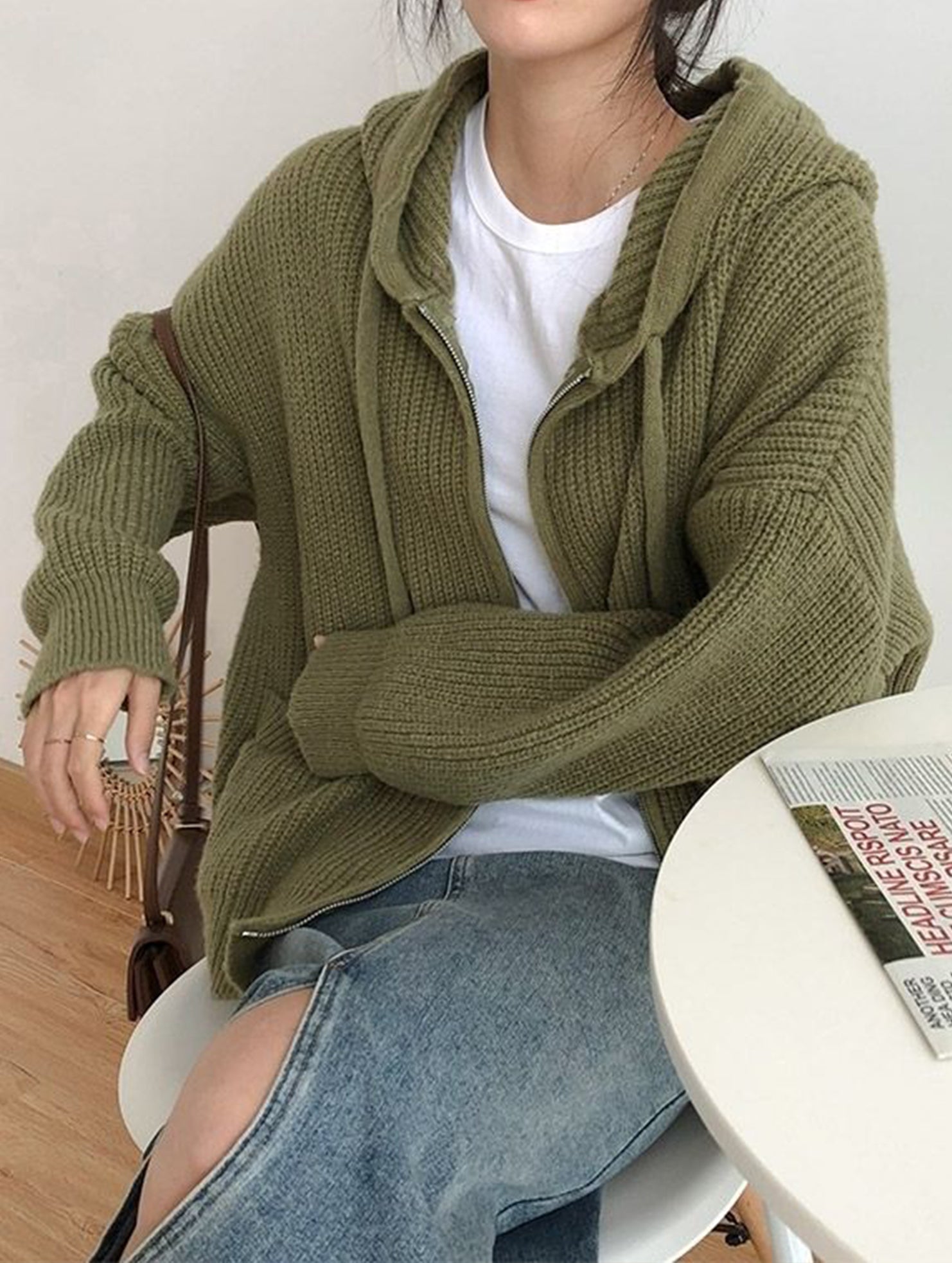 Retro-style relaxed knit cardigan