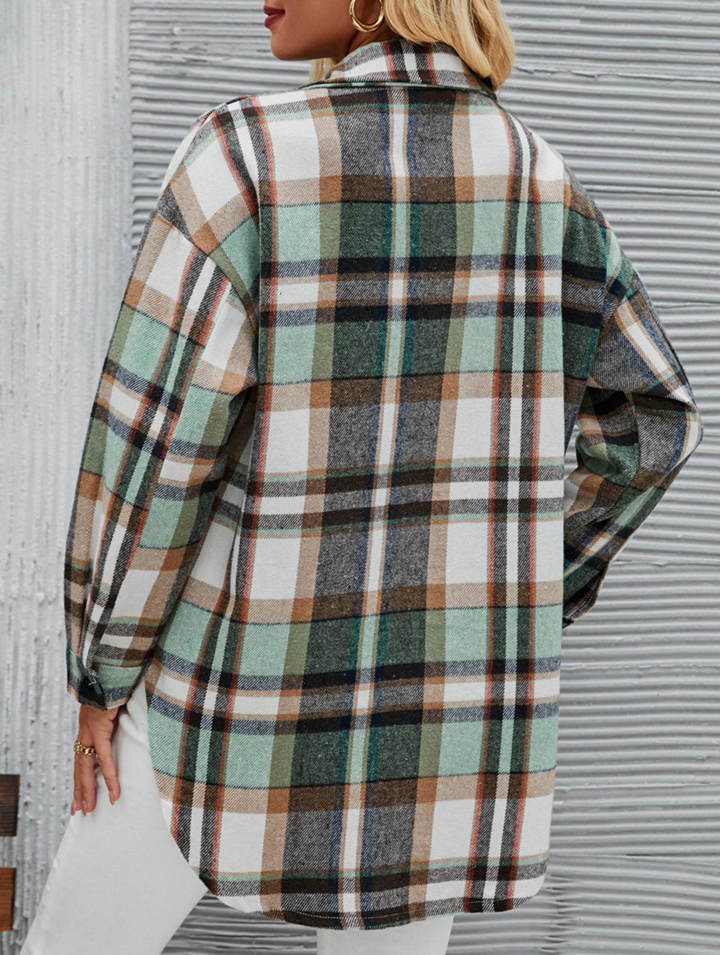 Long-sleeved cardigan collared loose plaid wool shirt