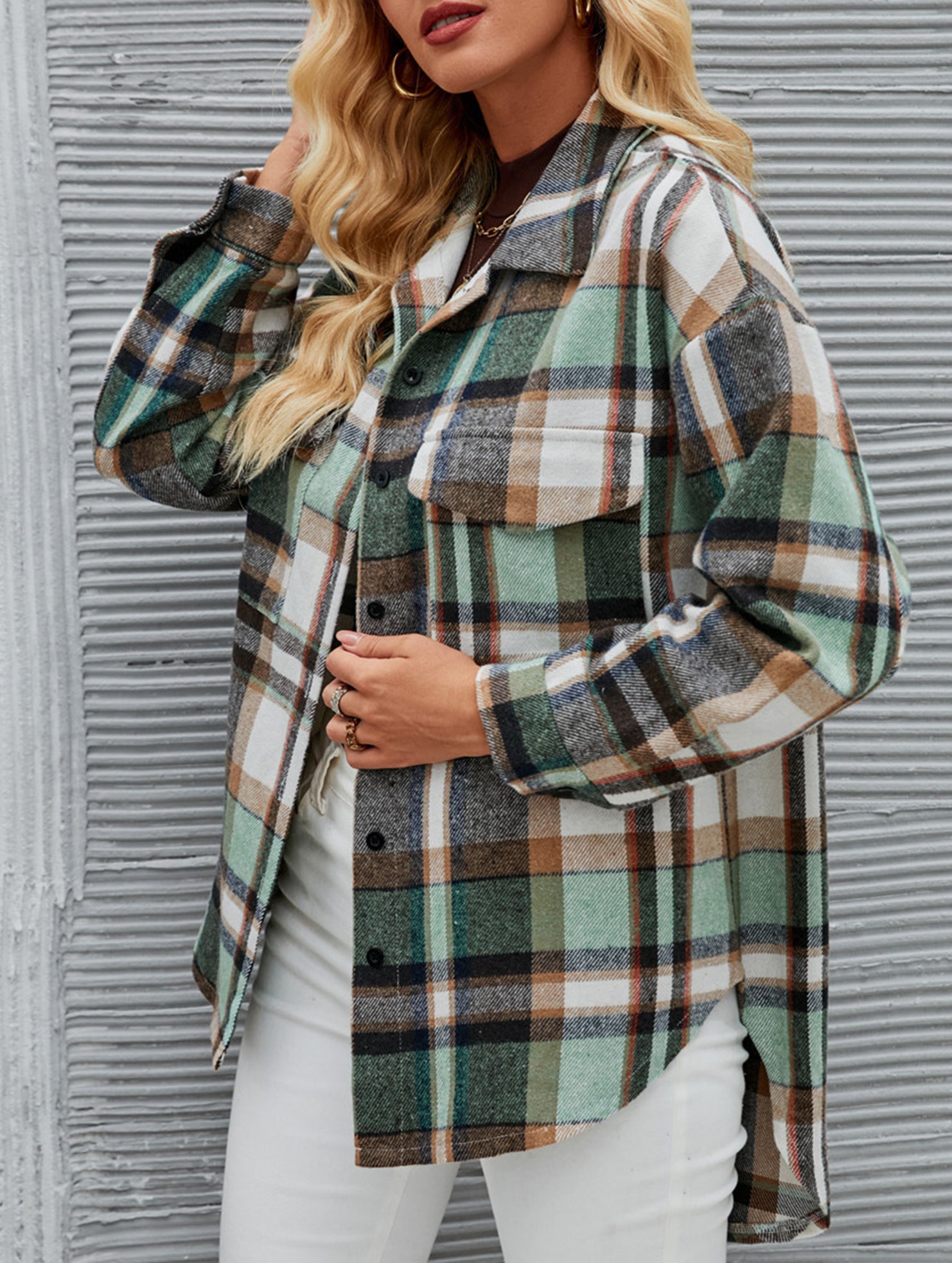 Long-sleeved cardigan collared loose plaid wool shirt