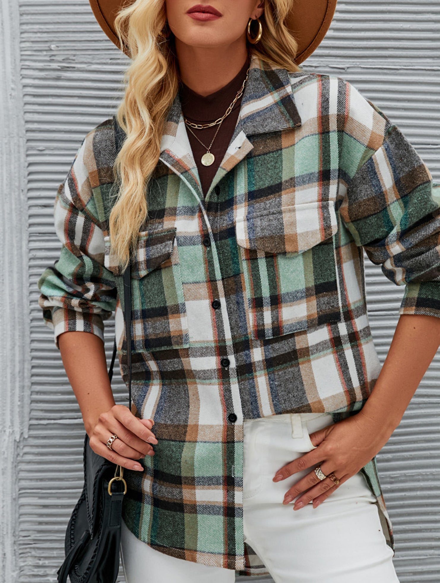 Long-sleeved cardigan collared loose plaid wool shirt