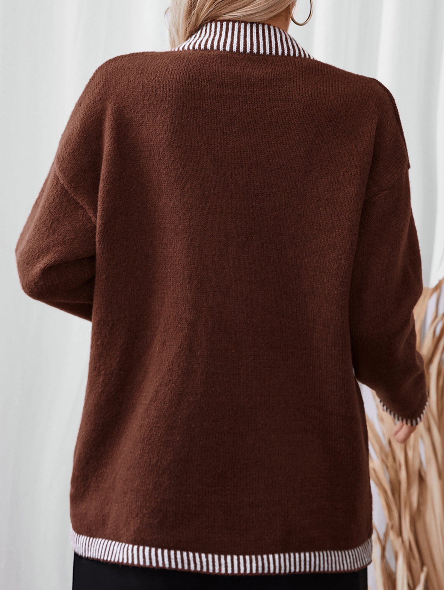 Striped Knit Cardigan with Pockets_CWOCAL01794