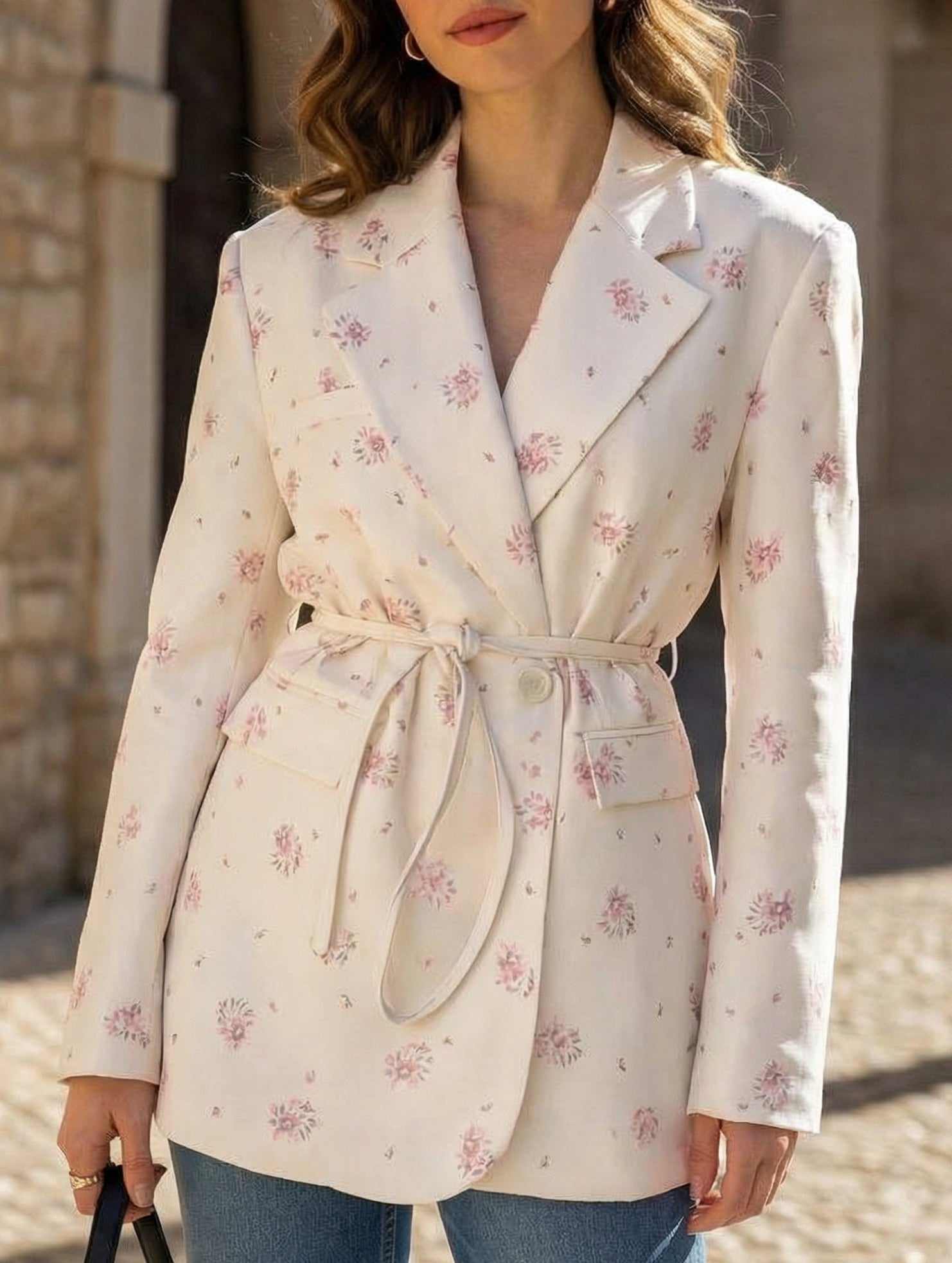 Elegant belted V-neck printed coat for women_CWOCO00755