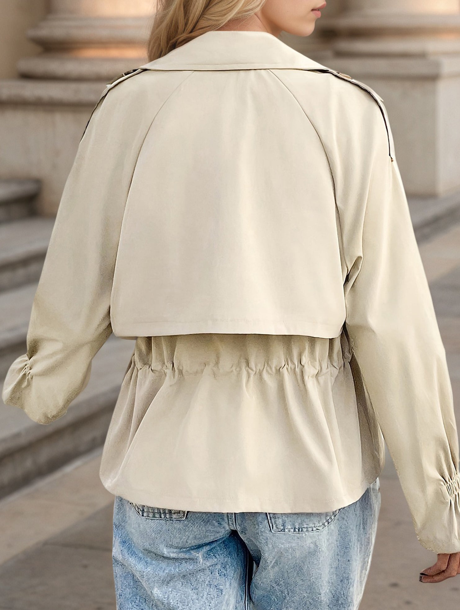 Buttonless drawstring short trench coat