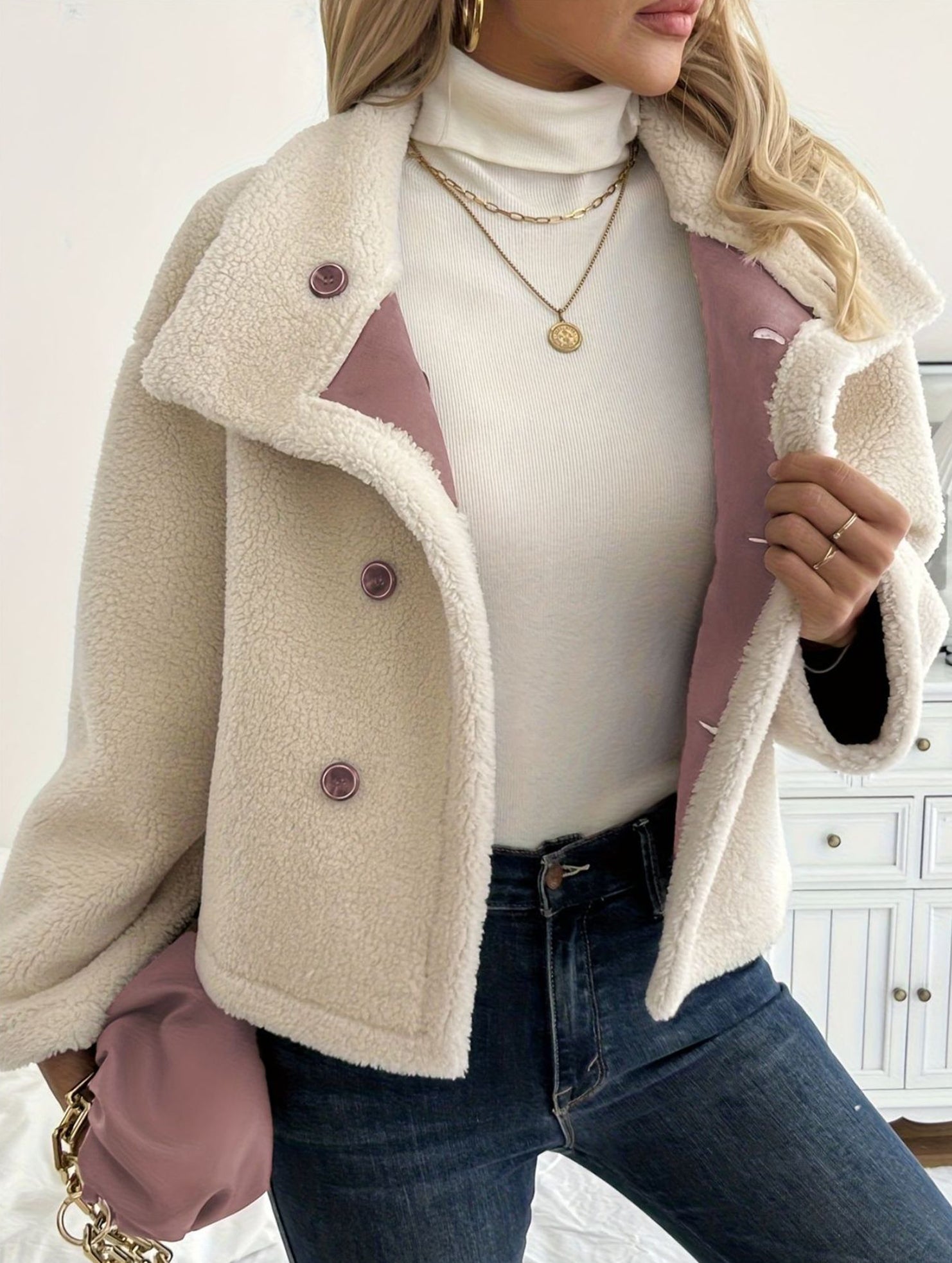 Warm and comfortable long-sleeved jacket