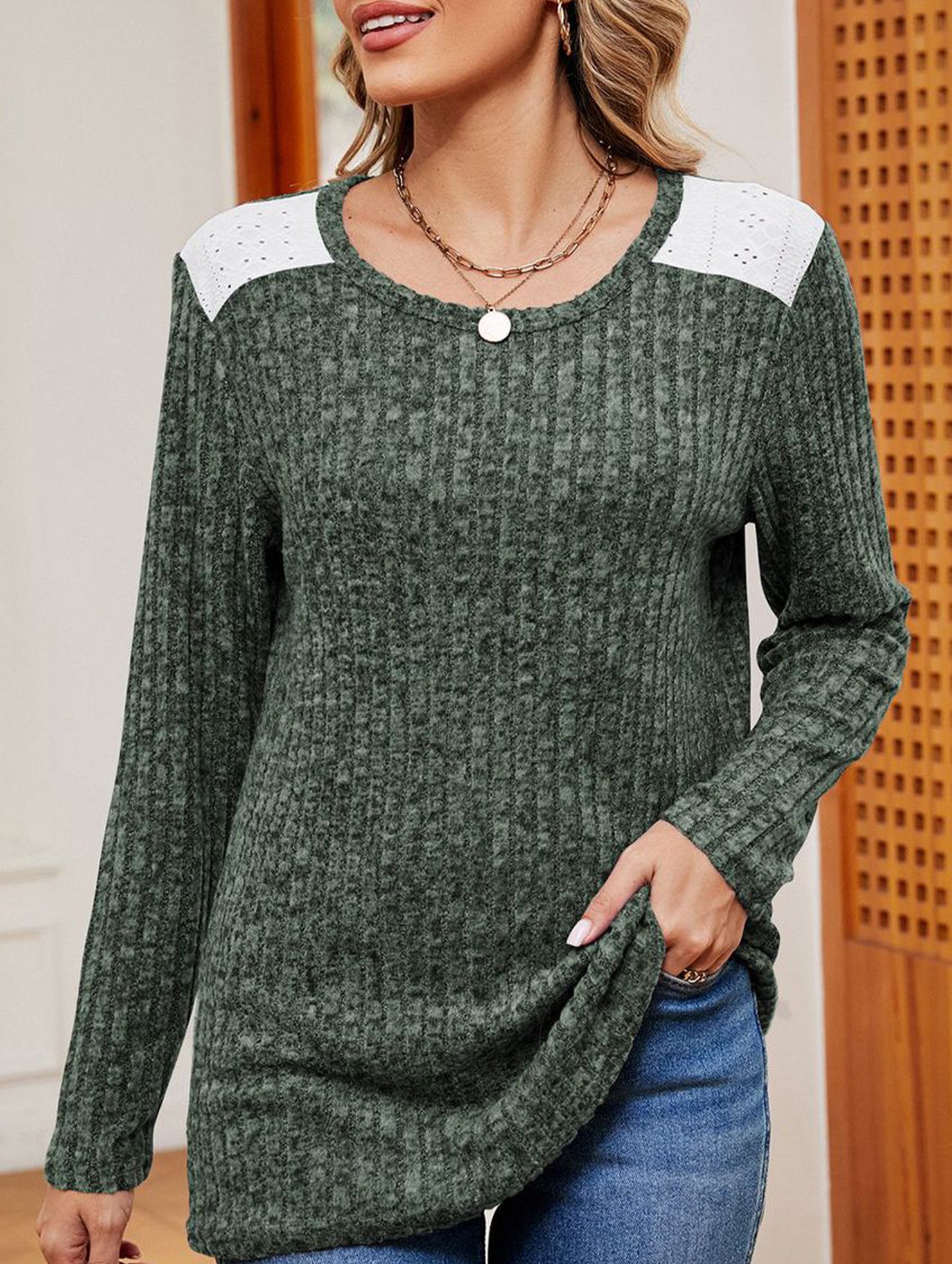 Contrast color crew neck loose brushed T-shirt