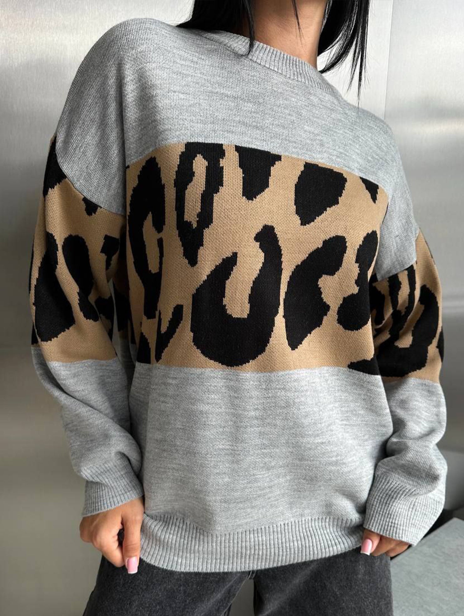Vintage leopard print contrast crew neck sweater