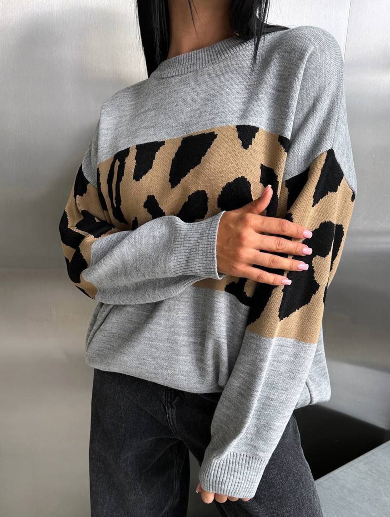 Vintage leopard print contrast crew neck sweater