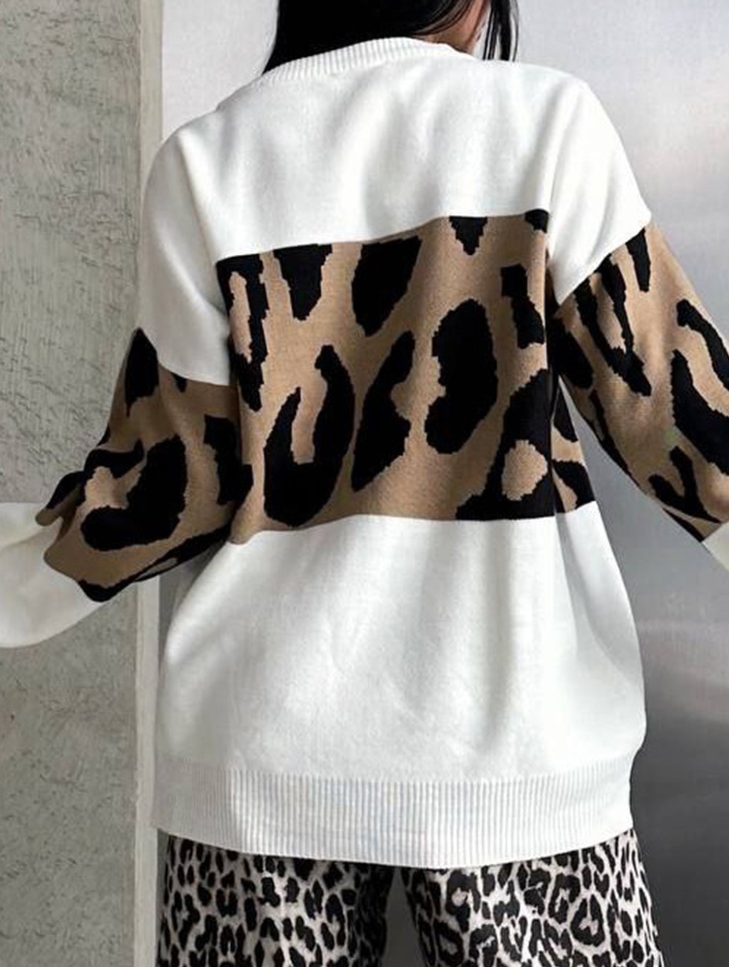 Vintage leopard print contrast crew neck sweater