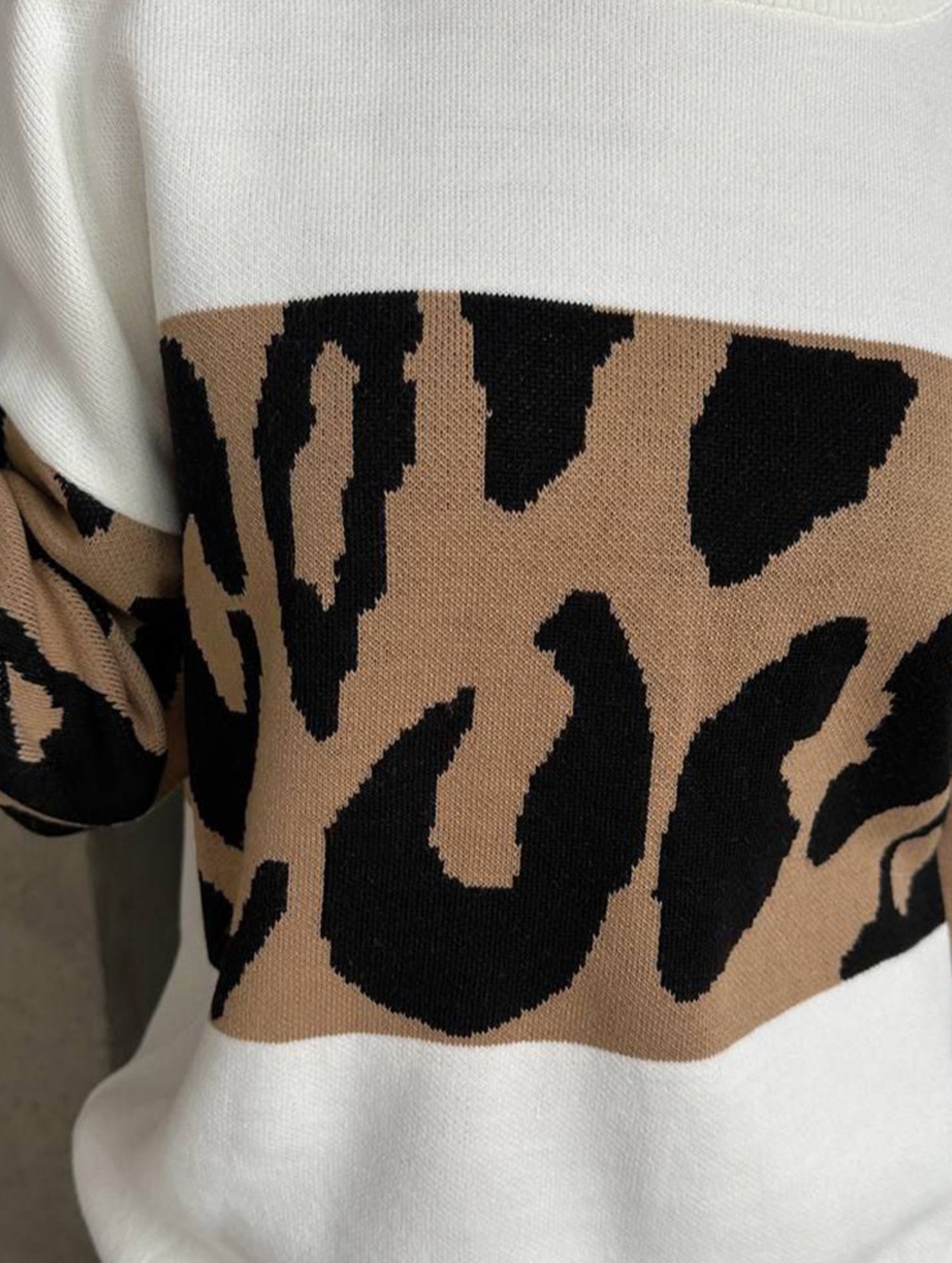 Vintage leopard print contrast crew neck sweater