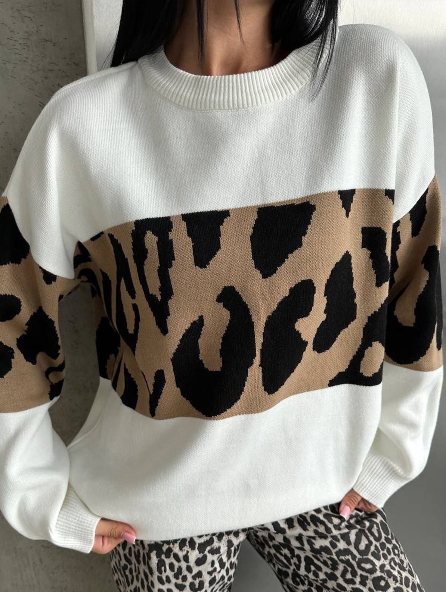 Vintage leopard print contrast crew neck sweater