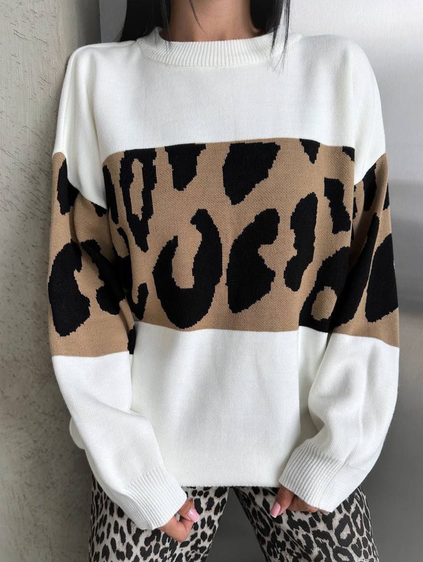 Vintage leopard print contrast crew neck sweater
